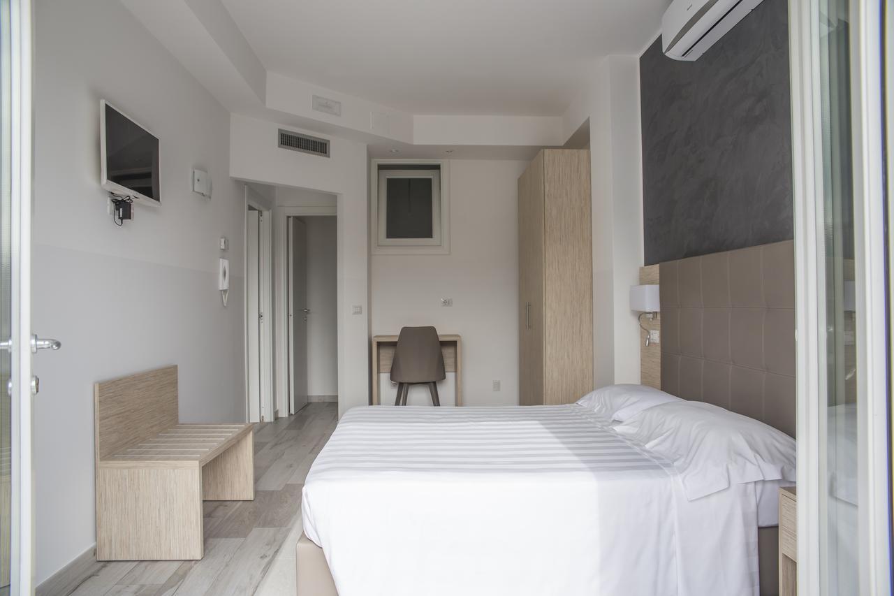 Rooms A due Passi dal Mare Porto Recanati Esterno foto