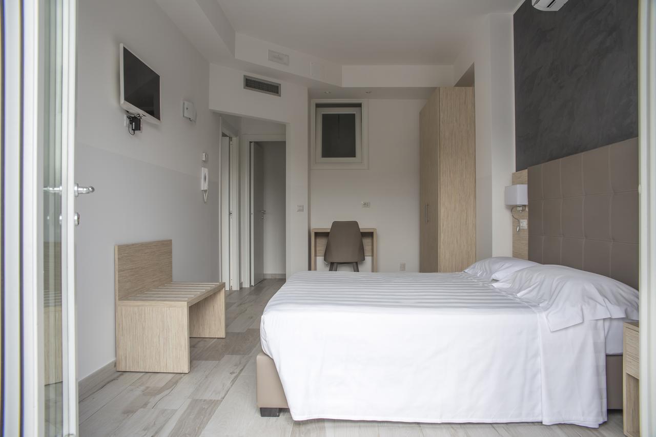 Rooms A due Passi dal Mare Porto Recanati Esterno foto
